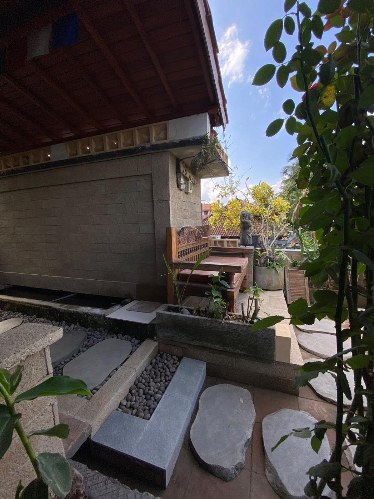 Ogek Home Stay Ubud Rum bild